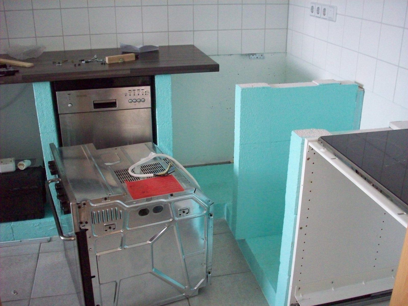 Eine Küche Aus Stein  Zentimetergenau von Küche Selber Bauen Ytong Bauanleitung Photo