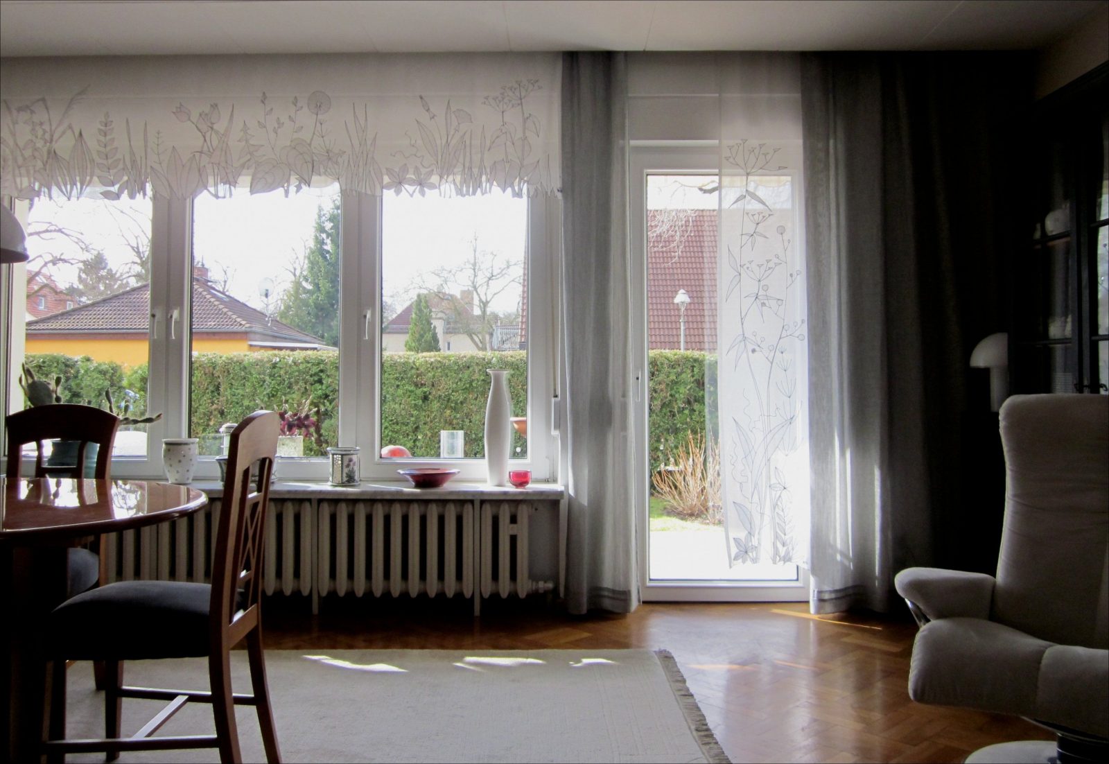 Einfache Dekoration Und Mobel Vorhaenge Fuer Grosse Fenster  Design von Moderne Gardinen Für Große Fenster Photo