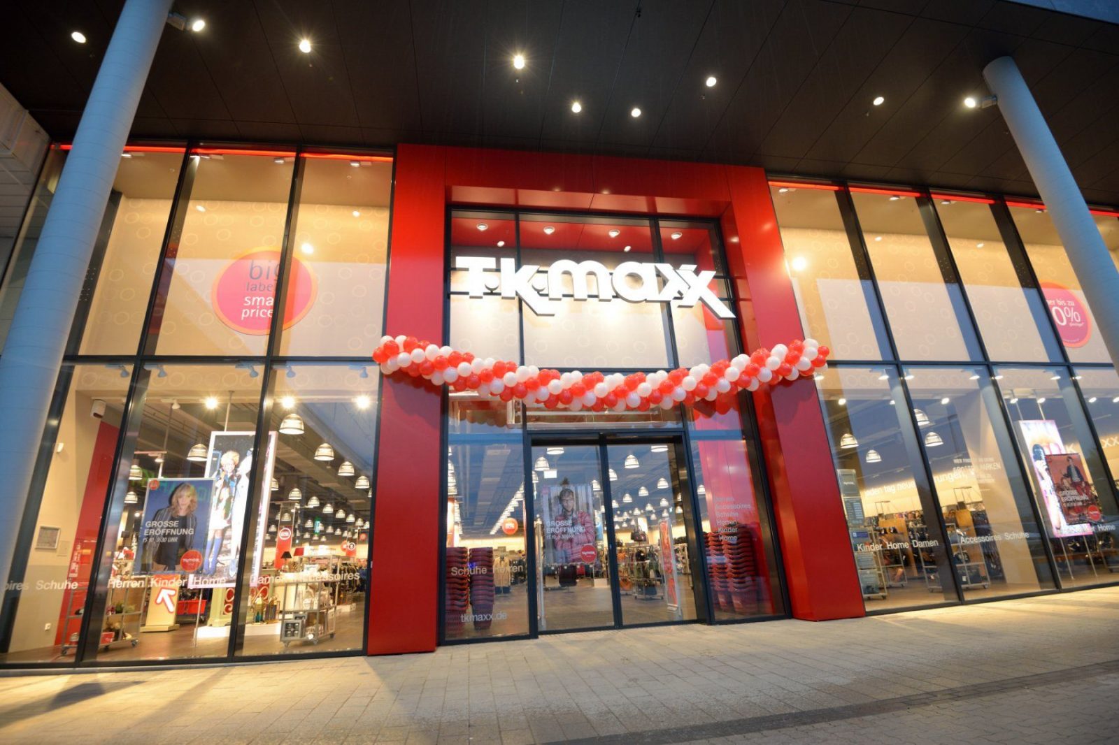 Eröffnung Des Neuen Tk Maxx Stores In Porta  Minden Kurier von Porta Möbel Minden Verkaufsoffener Sonntag Bild