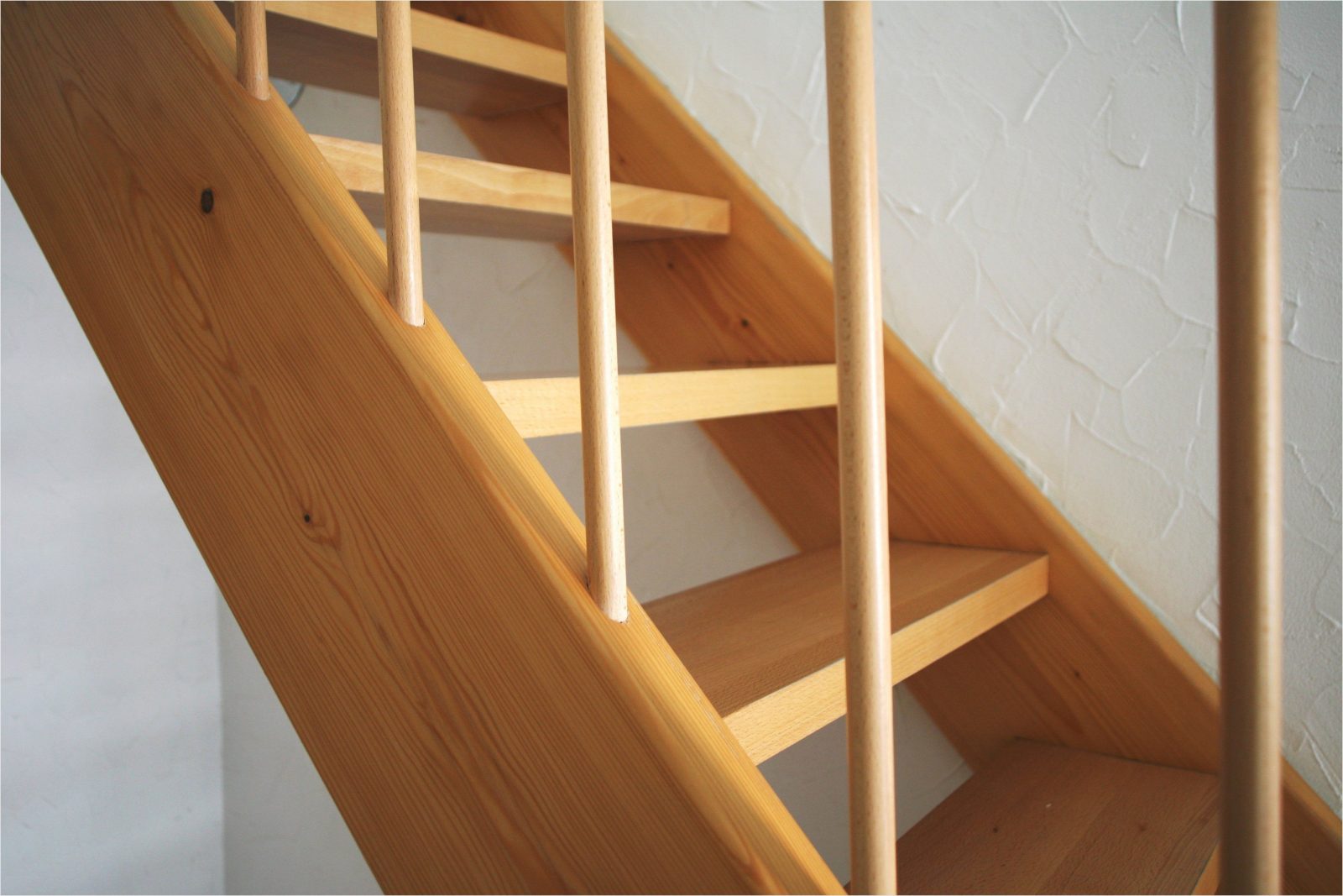 Luxus Treppe Selber Bauen Luxus Holztreppe Renovieren Swappingtons von Treppen Sanieren Selber Machen Bild