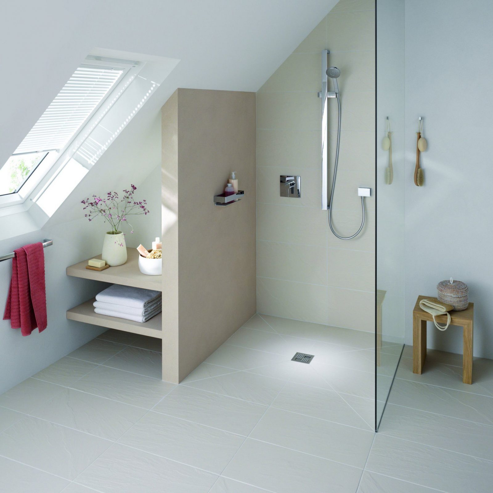 Badezimmer Mit Dachschräge Einrichten – Interior Design Ideen von Badezimmer Dachschräge Planen Photo