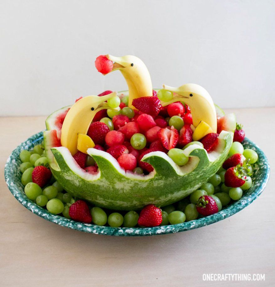 Elegantes Gemüse Deko Für Kindergeburtstag Wassermelone Mit Delfinen von Obst Deko Für Kindergeburtstag Photo