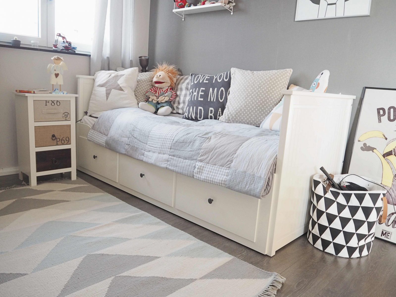 Kinder Räume Düsseldorf  Zu Besuch Auf Luca's Roomtour von Ikea Hemnes Bett Ausziehbar Bild