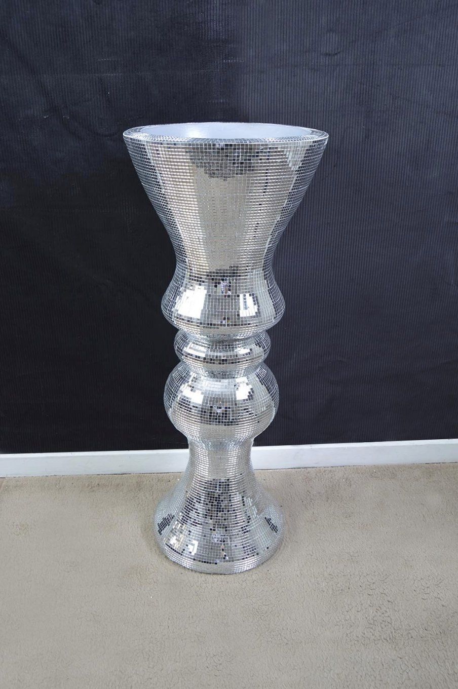 Large Silver Mirror Mosaic Goblet Vase Lightbox Moreview  (Superb von Large Silver Floor Vase Bild