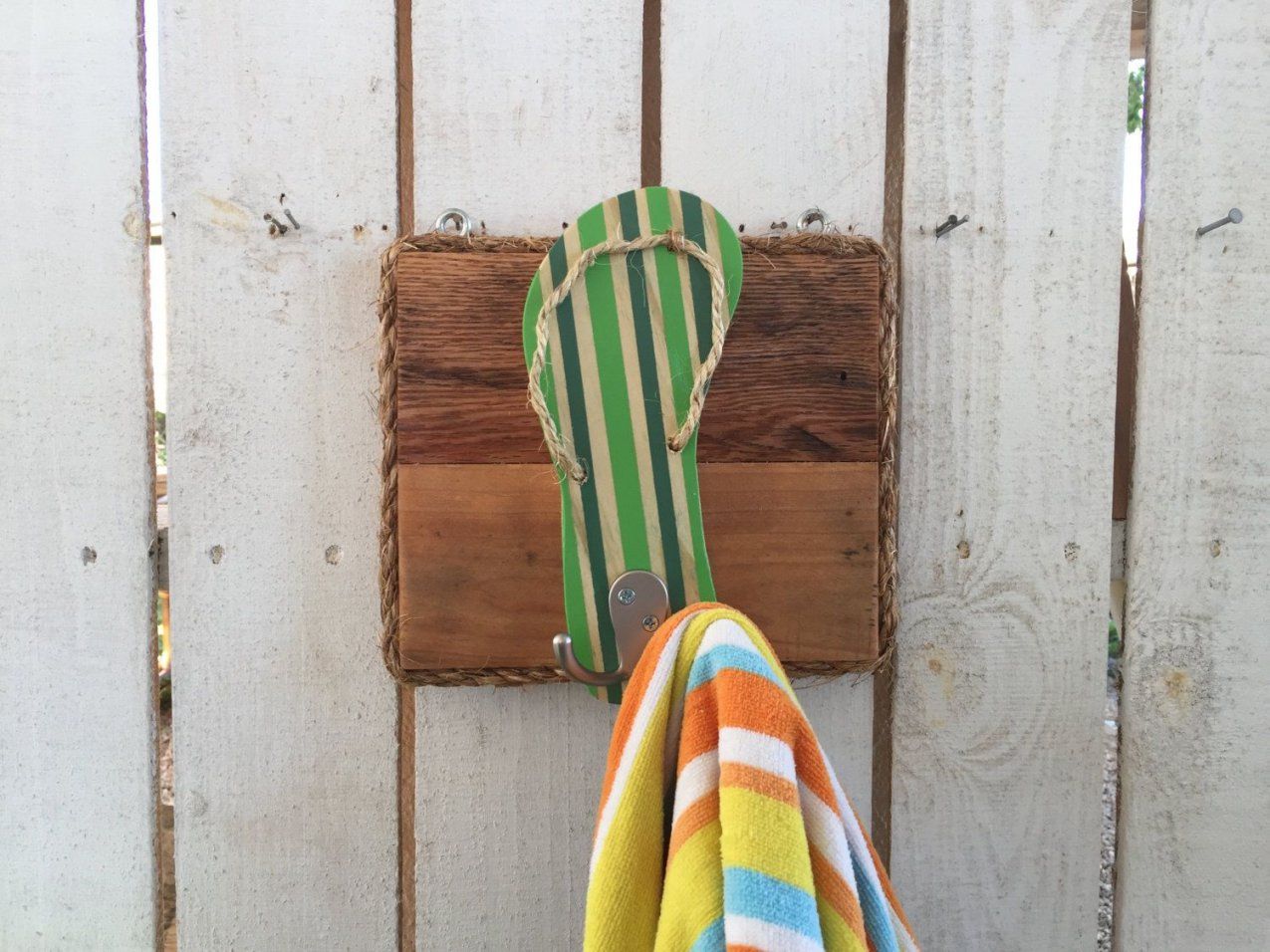 Reclaimed Wood Wall Art Beach House Decor Bathroom Towel Hooks von Beach Themed Towel Hooks Bild