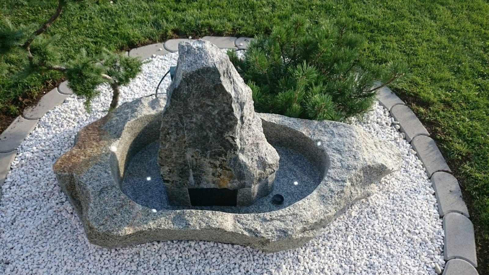 Springbrunnen Aus Granit  Unikat  Youtube von Springbrunnen Garten Selber Bauen Bild