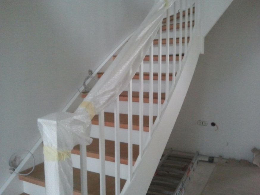 Wunderbar Treppenhaus Renovieren Treppe Streichen Frisch Treppenhaus von Treppenhaus Streichen Welche Farbe Bild